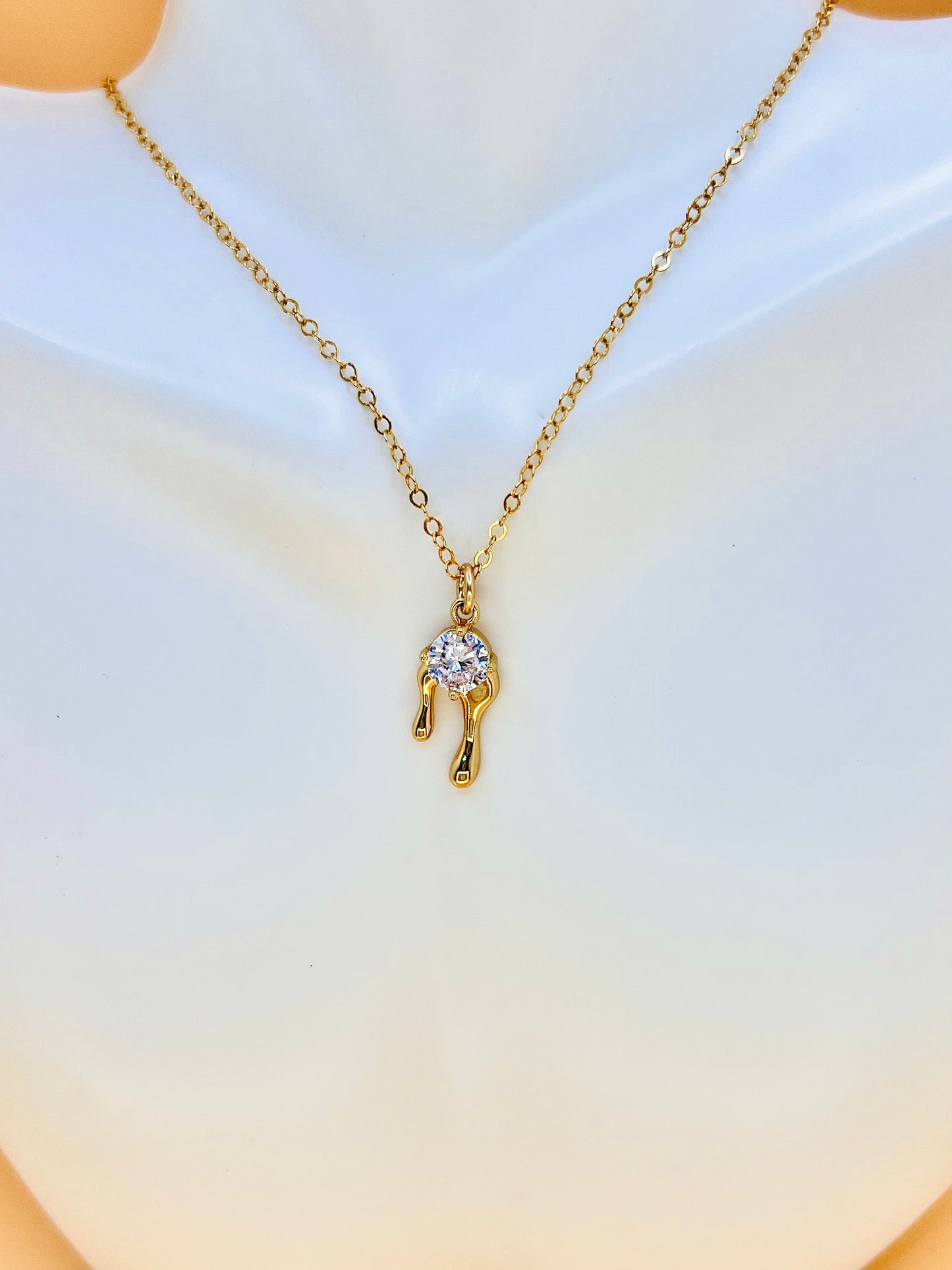 Drip necklace