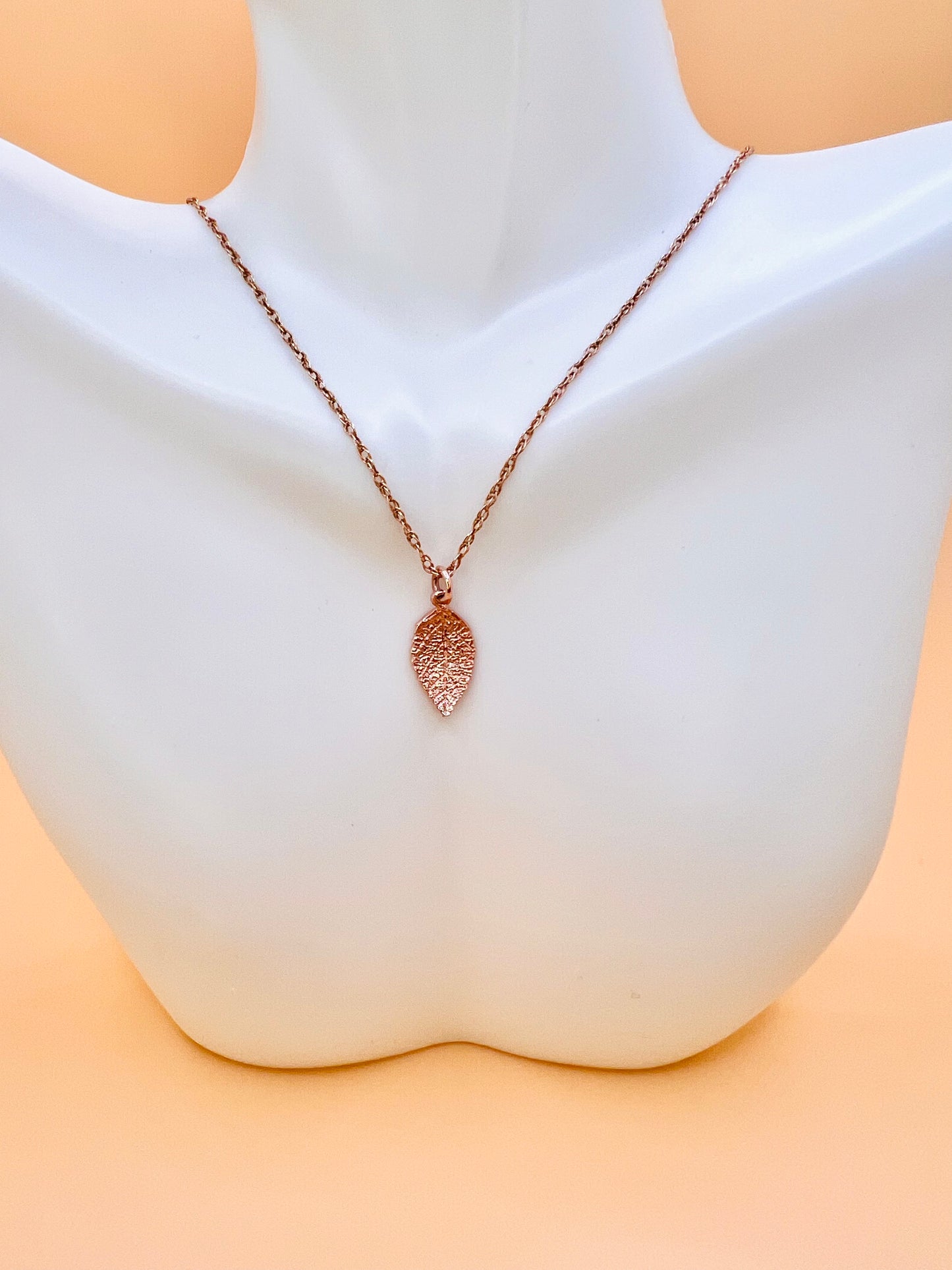 Leaf RG necklace