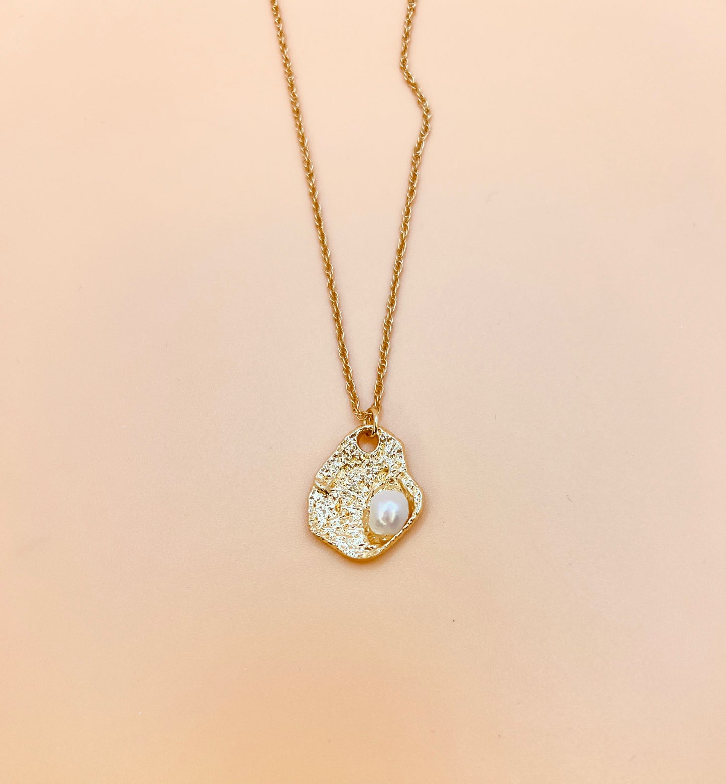 Oyster pendant