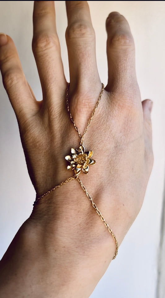 Flower hand chain