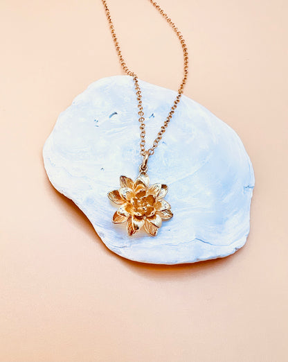 Dahlia necklace