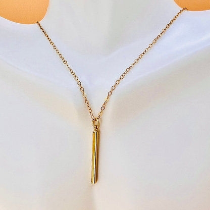 Aligned necklace