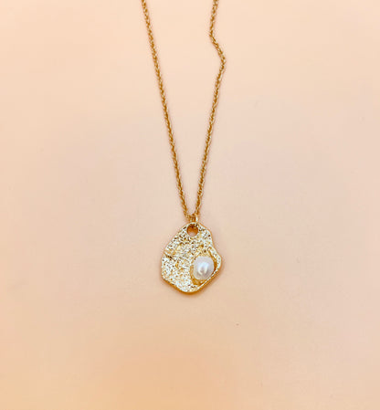 Oyster pendant